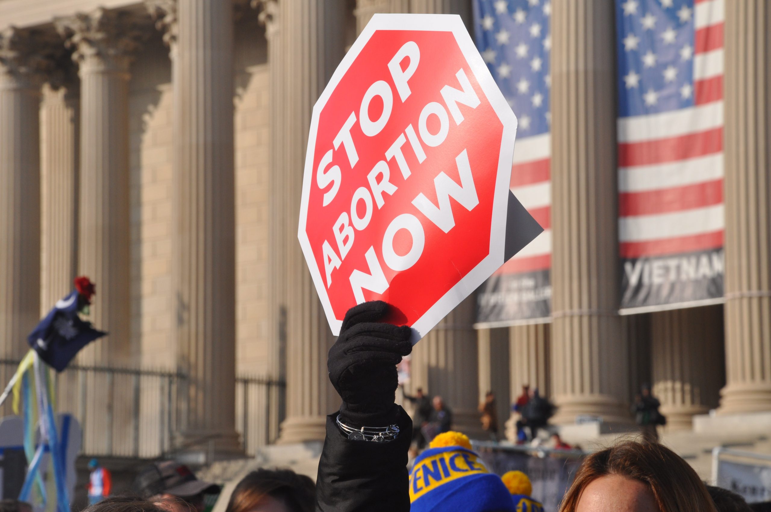 Lees meer over het artikel Commentaar: Abortusrecht gevallen door ingrijpen van God