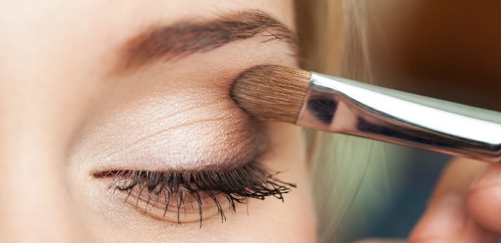 Lees meer over het artikel Make-up of naturel?
