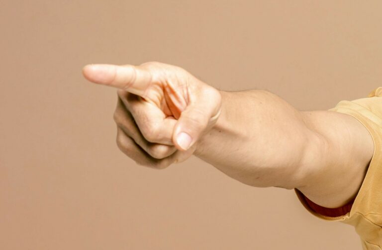 Lees meer over het artikel Moeten christenen altijd wijzen op andermans zonde?