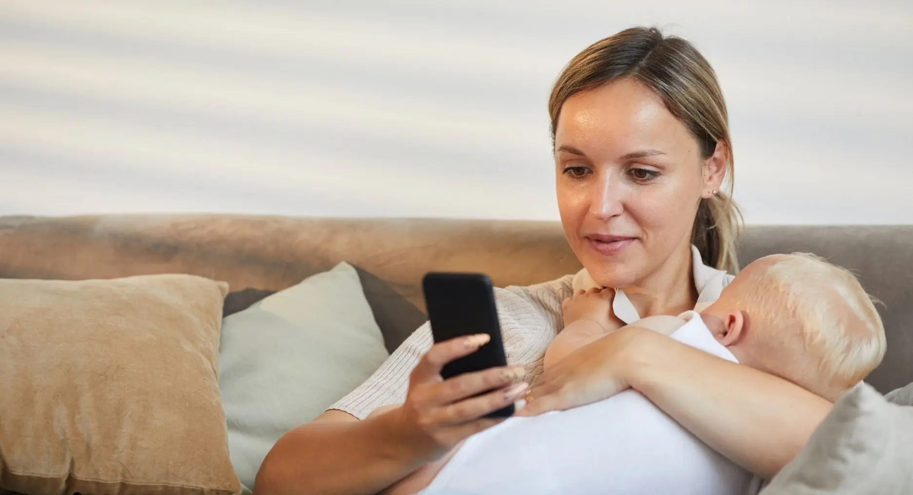 Lees meer over het artikel Het verband tussen smartphones en baby’s