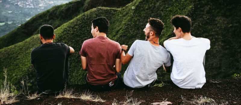 Jonge mannen op een berg_matheus-ferrero-unsplash