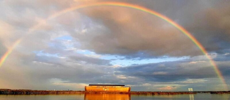 Ark met regenboog. Beeld: J.T. van der Wolf