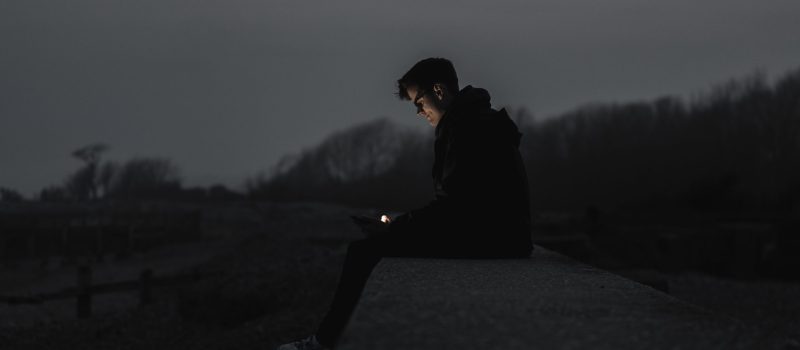 ben-collins_jongen met telefoon